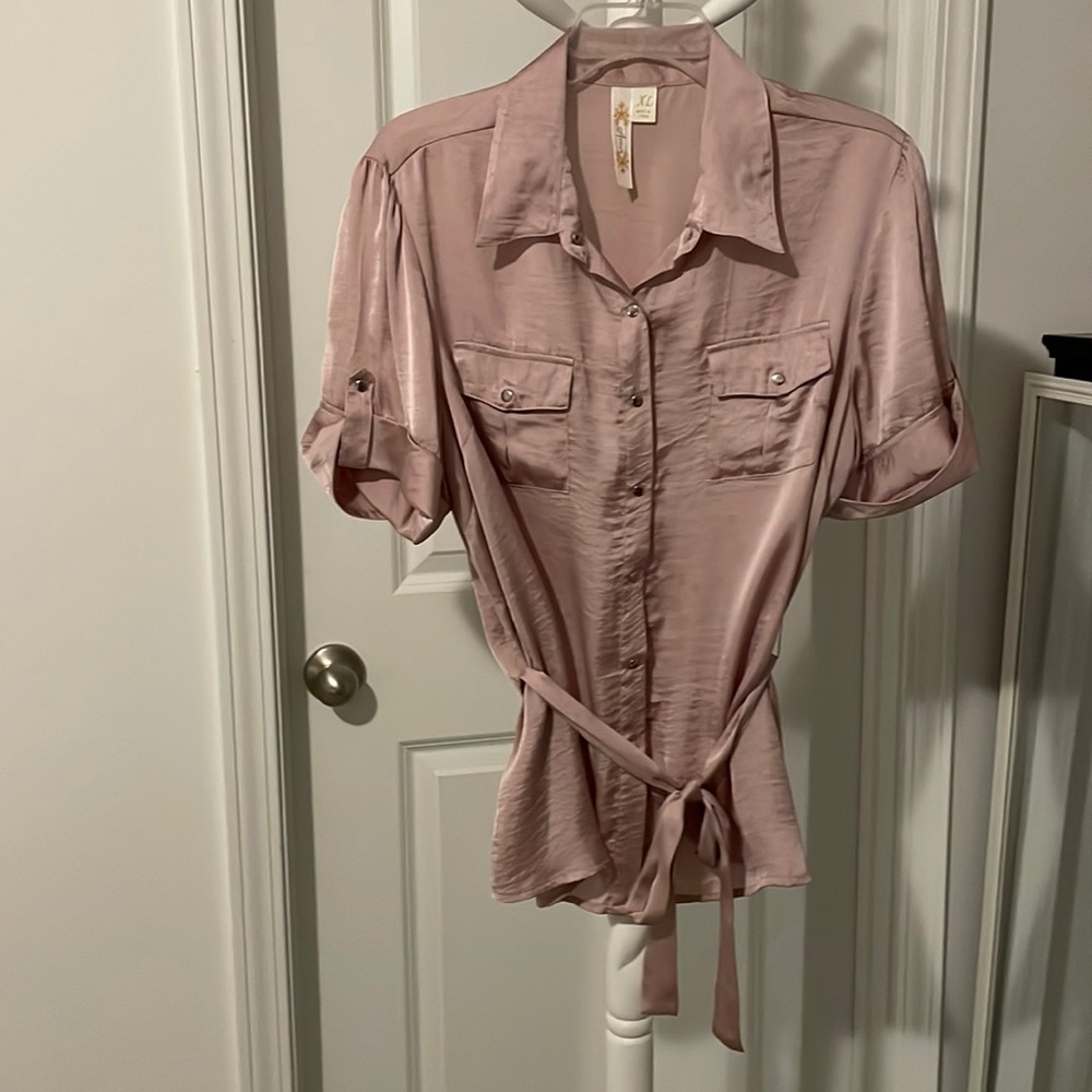 Brand:Adiva,Size:XL,Color:pink,front buttons ,with belt.like new